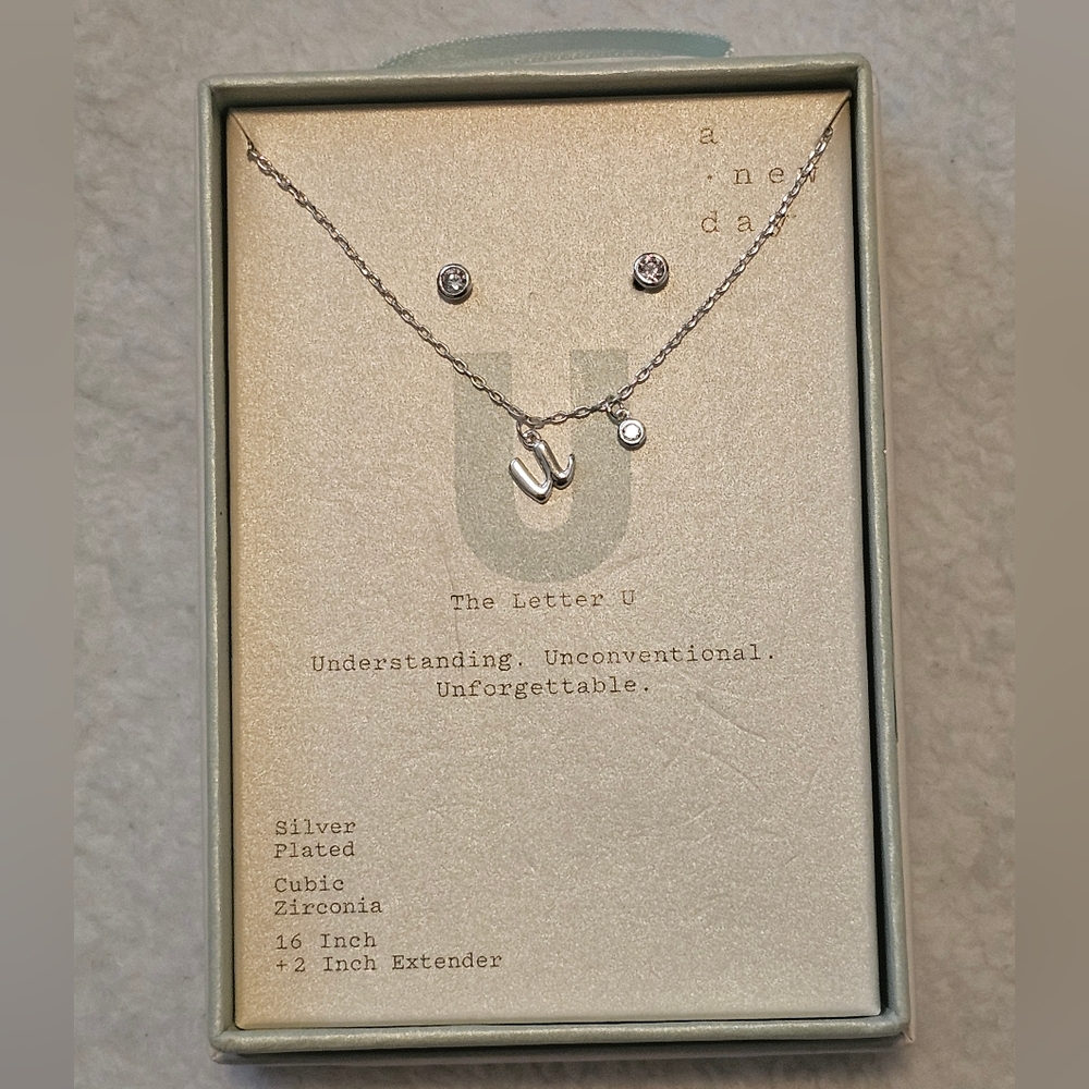 "U" Neclace And Earrings